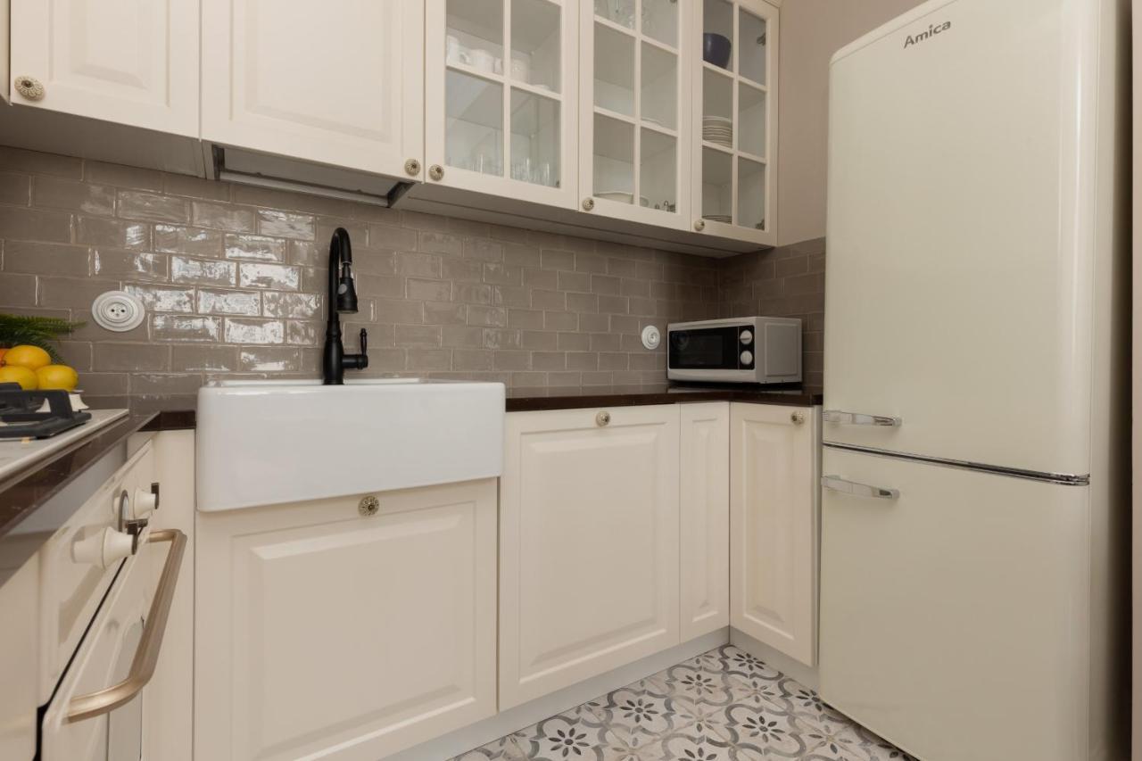 Metro Rondo Onz Apartment By Noclegi Renters วอร์ซอ ภายนอก รูปภาพ